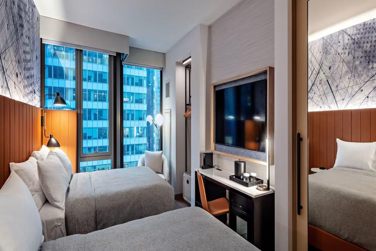 Doubletree Suites By Hilton Nyc - Times Square 뉴욕 외부 사진