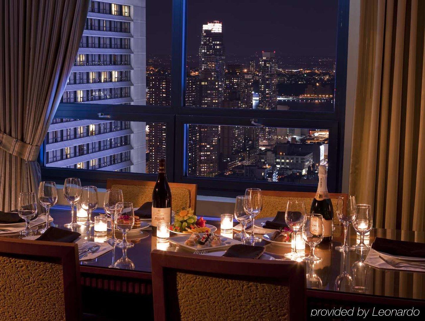 Doubletree Suites By Hilton Nyc - Times Square 뉴욕 레스토랑 사진