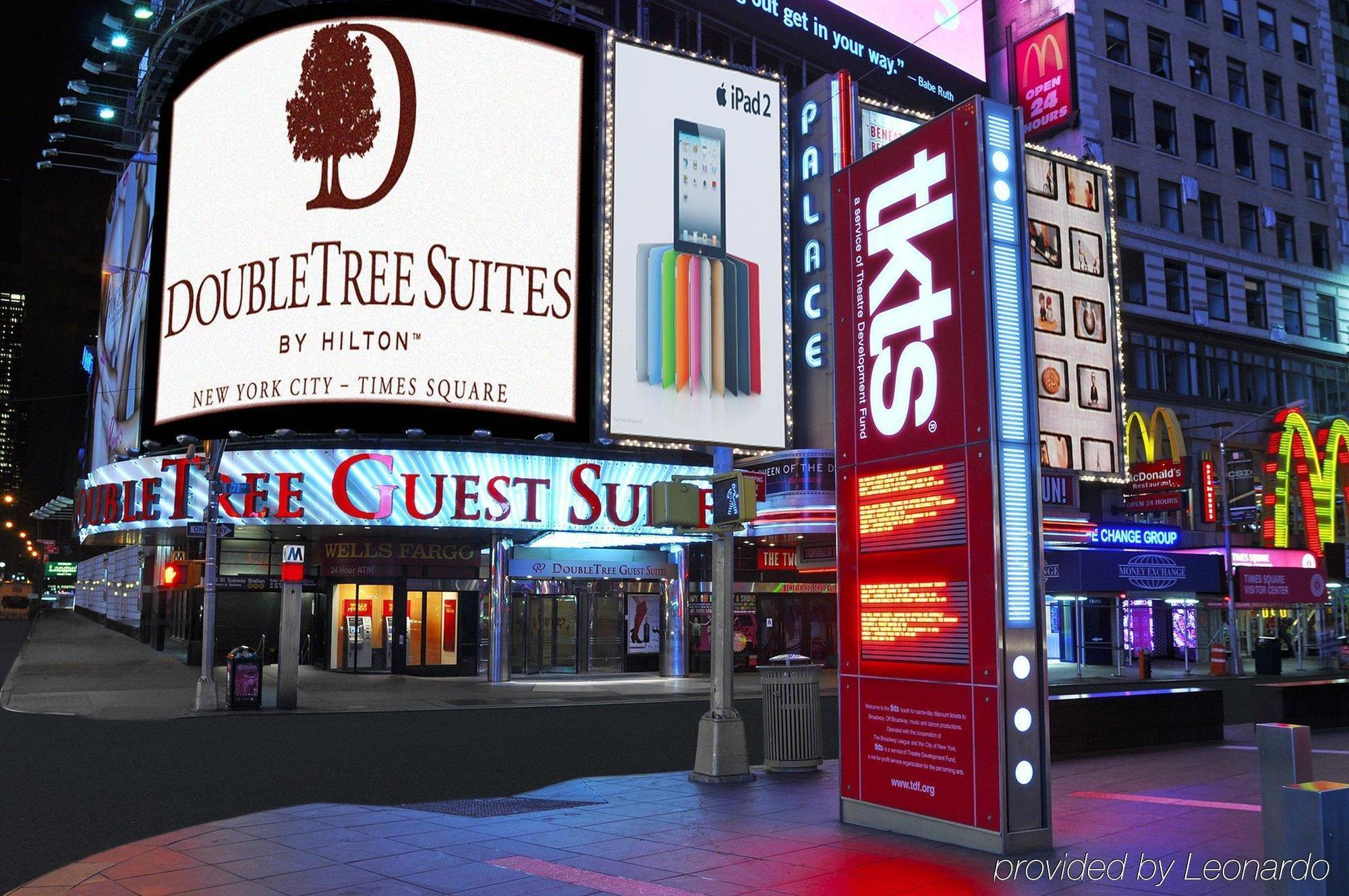 Doubletree Suites By Hilton Nyc - Times Square 뉴욕 외부 사진