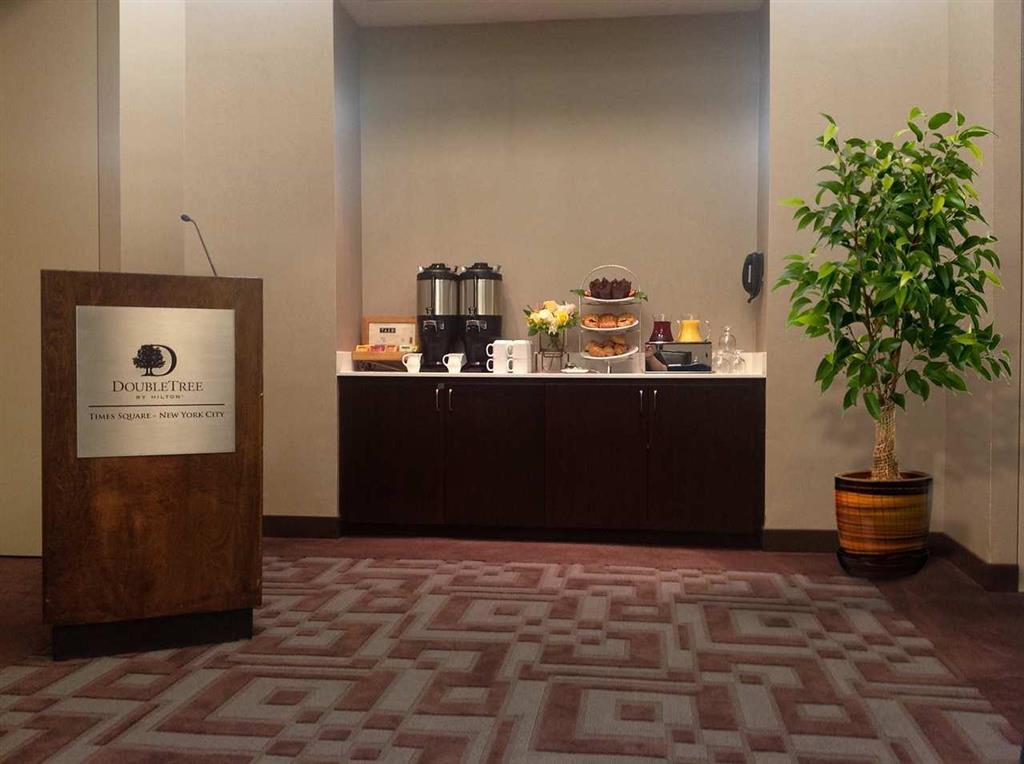 Doubletree Suites By Hilton Nyc - Times Square 뉴욕 레스토랑 사진