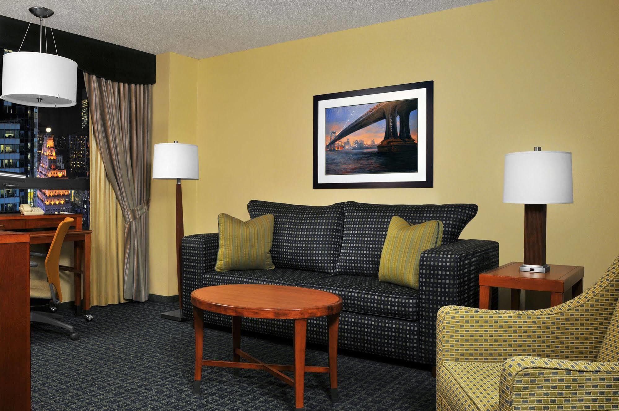 Doubletree Suites By Hilton Nyc - Times Square 뉴욕 객실 사진