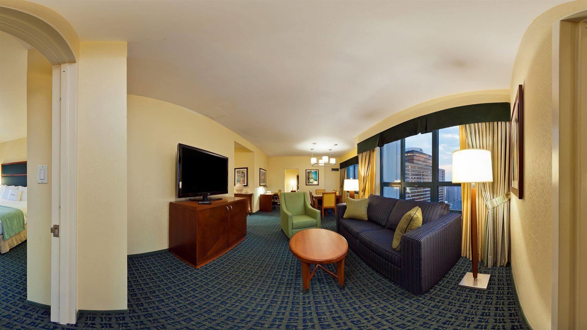 Doubletree Suites By Hilton Nyc - Times Square 뉴욕 외부 사진